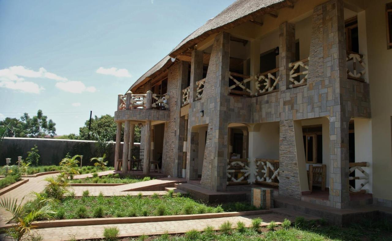Baker'S Fort Hotel Gulu Exterior foto